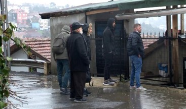 Beykoz da çatıya yıldırım düştü, komşular seferber oldu