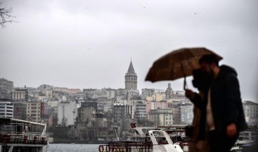 İstanbul da aniden bastıran sağanak yağış ve dolu zor anlar yaşattı