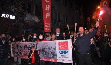 CHP ” Cumhuriyet Yürüyüşü ve Fener Alayı” düzenledi