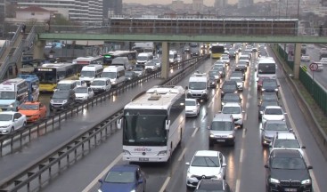 İstanbul’da trafik yoğunluğu yüzde 80’e ulaştı