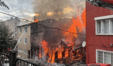 Beykoz’da ahşap bina yangını