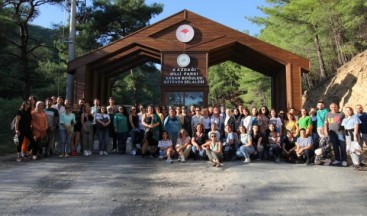 Beykoz’un sağlıkçıları kaz dağlarında stres attı